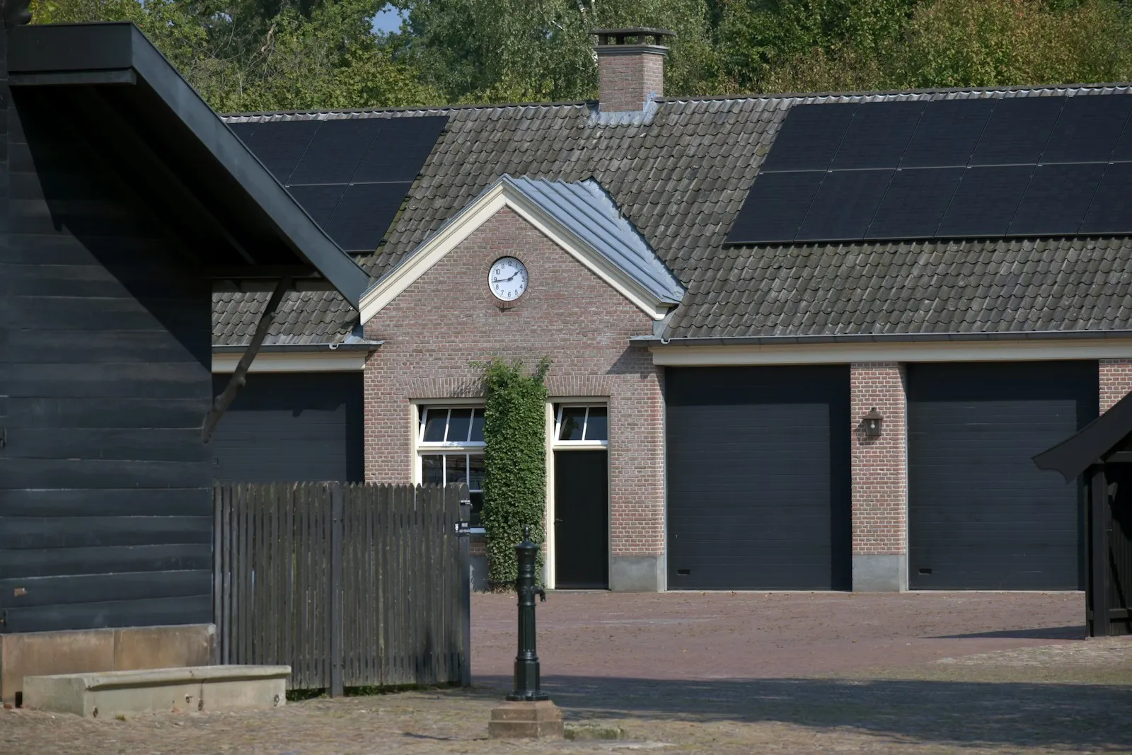 Zonnepanelen Onderhoud Den Haag: Kosten & Tips 2026